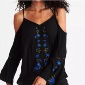 🍍Bundle 3 items for 25🍍 NWOT American Eagle top